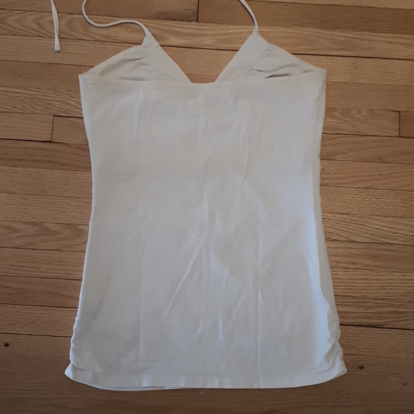 SMART SET white v-neck camisole - Picture 2 of 5